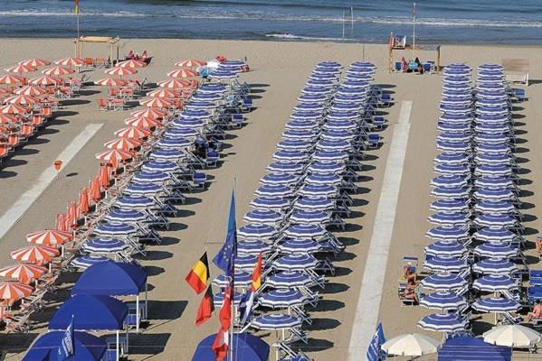 Hotel Dei Tigli Camaiore Bagian luar foto