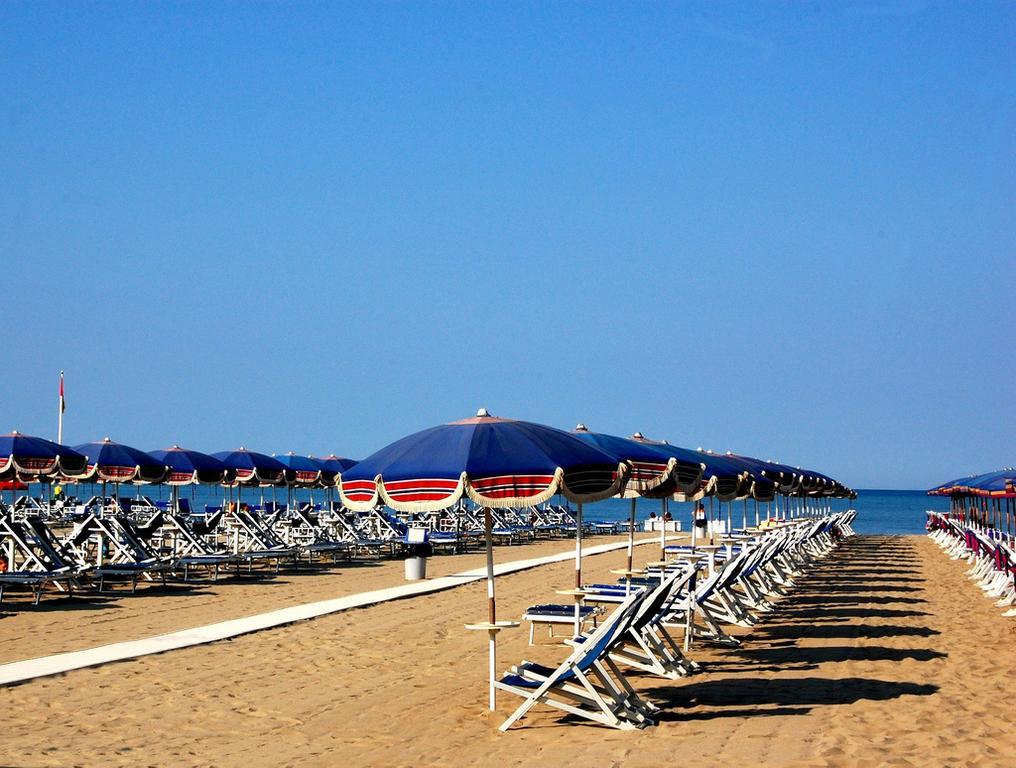 Hotel Dei Tigli Camaiore Bagian luar foto